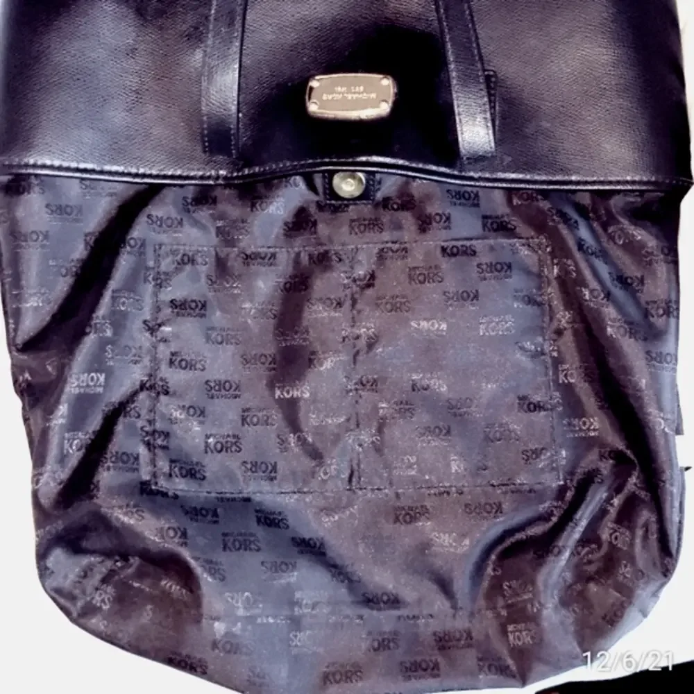 MICHAEL Michael Kors Travel Black Leather Tote - Picture 10 of 13
